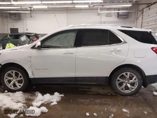 2020 Chevrolet Equinox LT with VIN 3GNAXVEX8LS528196, listed as a IAAI auction lot 41492905 with 84,544 mi miles. Bid and sale history available at carsss.com. Image 14.