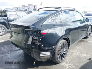 2022 Tesla Model Y Performance z VIN 7SAYGDEF9NF532880, wystawiony jako IAAI lot #41583671 z przebiegiem 38 057 mil mil oraz . Historia ofert i sprzedaży dostępna na DreamBid. Obrazek 4.