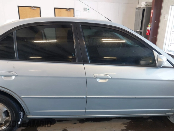 2005 Honda Civic z VIN JHMES96605S026429, wystawiony jako IAAI lot #41523379 z przebiegiem 214 785 mil mil oraz . Historia ofert i sprzedaży dostępna na DreamBid. Obrazek 14.