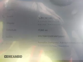 2024 Tesla Model Y Long Range z VIN 7SAYGDEEXRF128967, wystawiony jako IAAI lot #42216304 z przebiegiem 17 193 mil mil oraz . Historia ofert i sprzedaży dostępna na DreamBid. Obrazek 7.