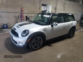 2014 MINI Clubman S z VIN WMWZG3C55ET800694, wystawiony jako Copart lot #49518385 z przebiegiem 89 719 mil mil oraz Czysty tytuł • Clean title. Historia ofert i sprzedaży dostępna na DreamBid. Obrazek 1.
