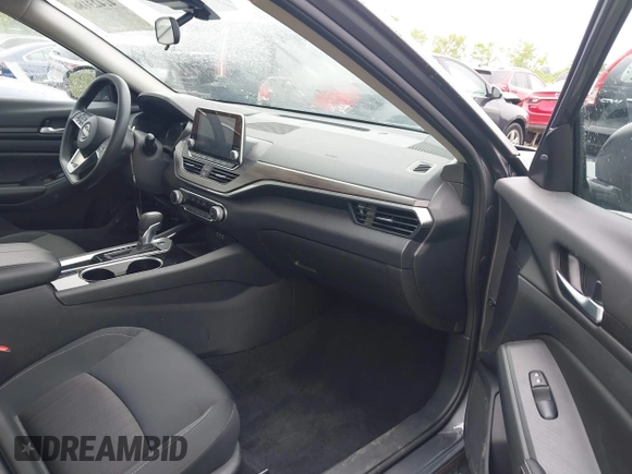 2024 Nissan Altima SV with VIN 1N4BL4DV8RN331363, listed as a IAAI auction lot 42423186 with 12,512 mi miles and . Bid and sale history available at DreamBid. Image 5.