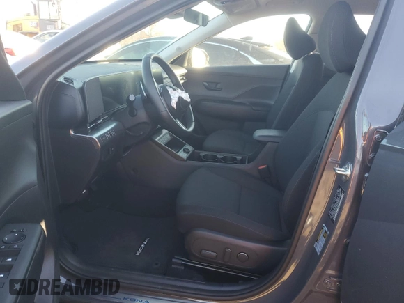 2025 Hyundai Kona SEL Convenience with VIN KM8HCCAB3SU192744, listed as a Copart auction lot 80489844 with 899 mi miles and Salvage Title. Bid and sale history available at DreamBid. Image 7.