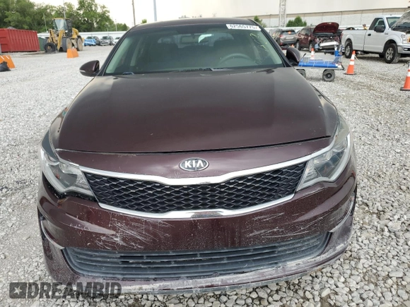 2018 Kia Optima LX z VIN 5XXGT4L37JG257756, wystawiony jako Copart lot #62565775 z przebiegiem 111 583 mil mil oraz Czysty tytuł • Clean title. Historia ofert i sprzedaży dostępna na DreamBid. Obrazek 5.