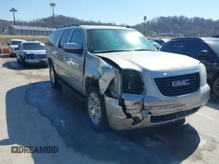 2007 GMC Yukon XL SLT with VIN 1GKFK16337J282185, listed as a IAAI auction lot 41738290 with 295,458 mi miles. Bid and sale history available at carsss.com. Image 1.