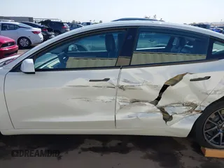 2021 Tesla Model 3 Long Range z VIN 5YJ3E1EB9MF006966, wystawiony jako IAAI lot #41976745 z przebiegiem 37 651 mil mil oraz . Historia ofert i sprzedaży dostępna na DreamBid. Obrazek 14.