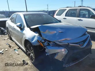 2020 Toyota Camry SE with VIN 4T1M11AK8LU923212, listed as a IAAI auction lot 41257204 with 66,289 mi miles. Bid and sale history available at carsss.com. Image 1.