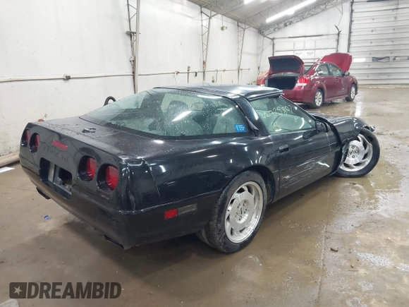 1996 Chevrolet Corvette z VIN 1G1YY2259T5106592, wystawiony jako IAAI lot #42375807 z przebiegiem 69 467 mil mil oraz . Historia ofert i sprzedaży dostępna na DreamBid. Obrazek 4.