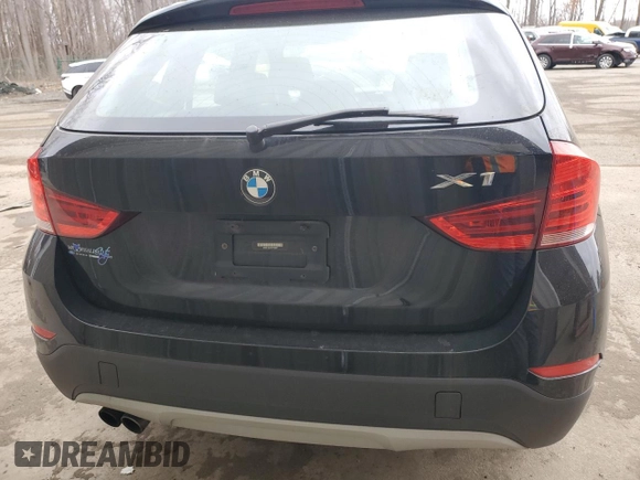 2014 BMW X1 xDrive28i with VIN WBAVL1C56EVY18897, listed as a Copart auction lot 47268615 with 270,512 mi miles and Clean Title. Bid and sale history available at carsss.com. Image 6.