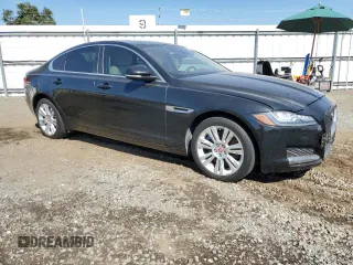 2017 Jaguar XF 35t Premium with VIN SAJBD4BV0HCY43592, listed as a Copart auction lot 77621094 with 51,753 mi miles and Salvage Title. Bid and sale history available at carsss.com. Image 4.
