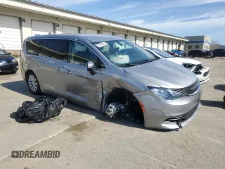 2017 Chrysler Pacifica Touring with VIN 2C4RC1DG2HR676477, listed as a Copart auction lot 49493855 with 35,482 mi miles and Salvage Title. Bid and sale history available at DreamBid. Image 4.