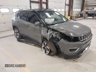 2021 Jeep Compass Limited z VIN 3C4NJDCBXMT596069, wystawiony jako IAAI lot #42051527 z przebiegiem 120 236 mil mil oraz . Historia ofert i sprzedaży dostępna na DreamBid. Obrazek 1.