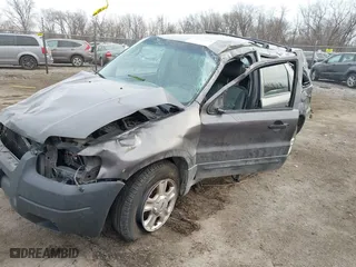 2004 Ford Escape XLT with VIN 1FMCU93104KA88855, listed as a IAAI auction lot 41433173 with 136,355 mi miles. Bid and sale history available at carsss.com. Image 18.