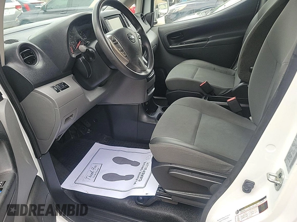 2020 Nissan NV200 SV z VIN 3N6CM0KN4LK705677, wystawiony jako IAAI lot #42521012 z przebiegiem 78 008 mil mil oraz . Historia ofert i sprzedaży dostępna na DreamBid. Obrazek 21.