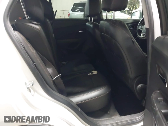 2018 Chevrolet Trax LT with VIN KL7CJPSB5JB546359, listed as a IAAI auction lot 41902129 with 66,498 mi miles. Bid and sale history available at carsss.com. Image 8.