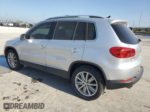 2015 Volkswagen Tiguan S z VIN WVGAV7AX6FW568958, wystawiony jako Copart lot #56716525 z przebiegiem 100 839 mil mil oraz Szkoda całkowita • Salvage title. Historia ofert i sprzedaży dostępna na DreamBid. Obrazek 2.