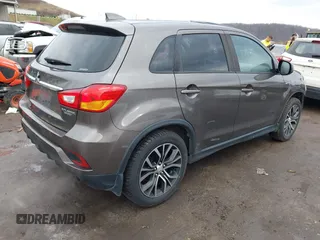 2019 Mitsubishi Outlander ES z VIN JA4AR3AU8KU032942, wystawiony jako IAAI lot #41018878 z przebiegiem 102 263 mil mil oraz . Historia ofert i sprzedaży dostępna na DreamBid. Obrazek 4.