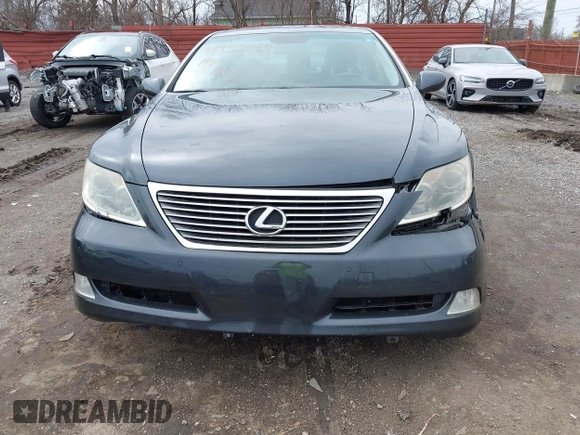 2007 Lexus LS 460 with VIN JTHBL46F975032735, listed as a IAAI auction lot 41952569 with 177,038 mi miles. Bid and sale history available at carsss.com. Image 12.