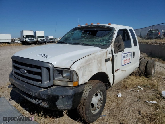 2004 Ford Super Duty F-350 DRW XL with VIN 1FTWX33P24ED26939, listed as a Copart auction lot 74735764 with 260,184 mi miles and Salvage Title. Bid and sale history available at carsss.com. Image 1.