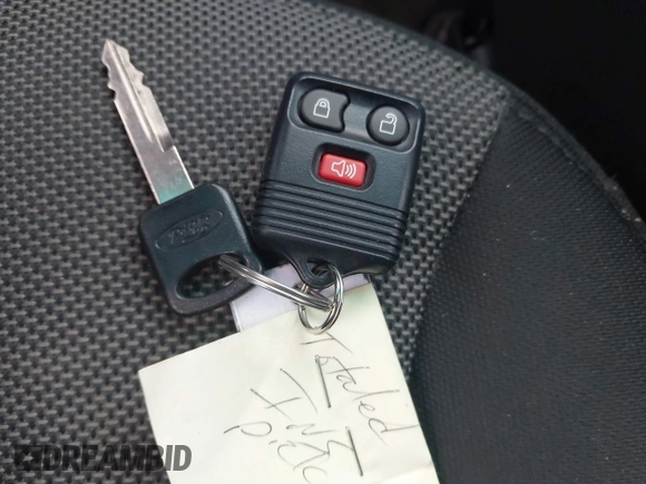 2013 Ford Police Interceptor Utility z VIN 1FM5K8AR1DGC25662, wystawiony jako IAAI lot #41964737 z przebiegiem 119 960 mil mil oraz . Historia ofert i sprzedaży dostępna na DreamBid. Obrazek 11.