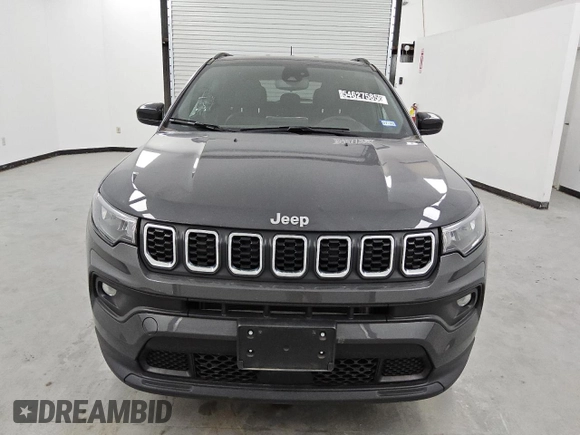 2024 Jeep Compass Latitude z VIN 3C4NJDBN5RT173984, wystawiony jako Copart lot #54627585 z przebiegiem 19 427 mil mil oraz Czysty tytuł • Clean title. Historia ofert i sprzedaży dostępna na DreamBid. Obrazek 5.