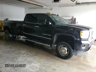 2015 GMC Sierra 3500HD Denali z VIN 1GT424E85FF130203, wystawiony jako Copart lot #84489854 z przebiegiem 211 289 mil mil oraz Szkoda całkowita • Salvage title. Historia ofert i sprzedaży dostępna na DreamBid. Obrazek 4.