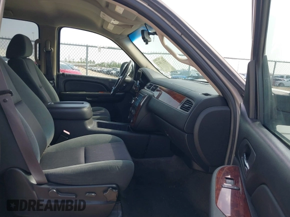 2009 Chevrolet Tahoe 2LT z VIN 1GNEC23379R258434, wystawiony jako IAAI lot #41558672 z przebiegiem 133 646 mil mil oraz . Historia ofert i sprzedaży dostępna na DreamBid. Obrazek 5.