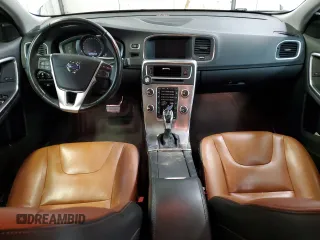 2018 Volvo S60 Inscription z VIN LYV402HK0JB171760, wystawiony jako Copart lot #45929395 z przebiegiem Nie podano mil oraz Szkoda całkowita • Salvage title. Historia ofert i sprzedaży dostępna na DreamBid. Obrazek 8.