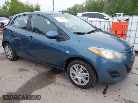 2014 Mazda 2 Sport z VIN JM1DE1KYXE0172636, wystawiony jako IAAI lot #42114251 z przebiegiem 129 346 mil mil oraz . Historia ofert i sprzedaży dostępna na DreamBid. Obrazek 1.