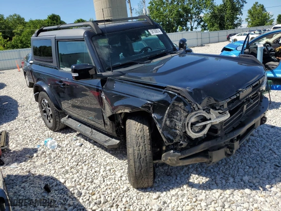 2021 Ford Bronco with VIN 1FMDE5APXMLA63439, listed as a Copart auction lot 58100614 with 42,973 mi miles and Salvage Title. Bid and sale history available at carsss.com. Image 4.