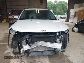 2020 Jeep Compass Altitude z VIN 3C4NJDBB6LT252156, wystawiony jako IAAI lot #42507699 z przebiegiem 47 261 mil mil oraz . Historia ofert i sprzedaży dostępna na DreamBid. Obrazek 13.