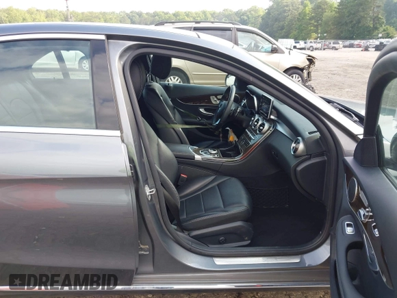 2018 Mercedes-Benz C 300 with VIN 55SWF4JB2JU248297, listed as a IAAI auction lot 42419602 with 88,047 mi miles and . Bid and sale history available at DreamBid. Image 5.