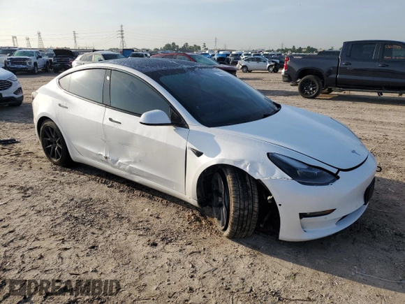 2021 Tesla Model 3 Long Range z VIN 5YJ3E1EB7MF044096, wystawiony jako Copart lot #56300355 z przebiegiem 87 677 mil mil oraz Szkoda całkowita • Salvage title. Historia ofert i sprzedaży dostępna na DreamBid. Obrazek 4.
