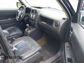 2016 Jeep Patriot High Altitude z VIN 1C4NJRFBXGD746412, wystawiony jako IAAI lot #42217173 z przebiegiem 74 409 mil mil oraz . Historia ofert i sprzedaży dostępna na DreamBid. Obrazek 5.
