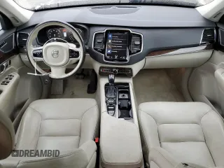 2016 Volvo XC90 T6 Momentum z VIN YV4A22PK6G1032633, wystawiony jako Copart lot #56704495 z przebiegiem 179 836 mil mil oraz Tytuł czysty. Historia ofert i sprzedaży dostępna na DreamBid. Obrazek 8.