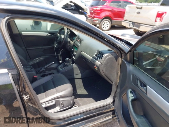 2013 Volkswagen Jetta SE z VIN 3VWDX7AJ2DM221158, wystawiony jako IAAI lot #42522013 z przebiegiem 130 691 mil mil oraz . Historia ofert i sprzedaży dostępna na DreamBid. Obrazek 5.