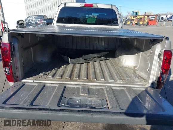 2004 Chevrolet Colorado LS Z71 with VIN 1GCDT196448133938, listed as a IAAI auction lot 41647829 with 196,530 mi miles. Bid and sale history available at carsss.com. Image 16.