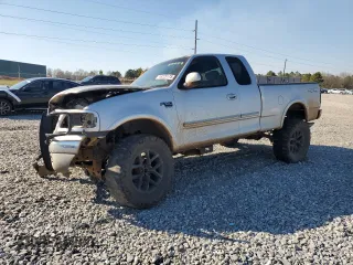 2003 Ford F-150 XL with VIN 1FTRX18L83NA36680, listed as a Copart auction lot 46225175 with 272,265 mi miles and Salvage Title. Bid and sale history available at carsss.com. Image 1.