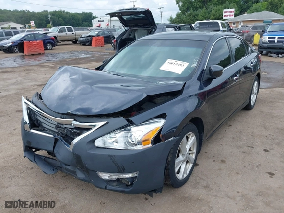 2013 Nissan Altima 2.5 SL with VIN 1N4AL3AP4DC151006, listed as a IAAI auction lot 40012493 with 136,247 mi miles. Bid and sale history available at carsss.com. Image 2.