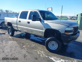 2002 Chevrolet Silverado 2500HD LS with VIN 1GCHK23UX2F125028, listed as a IAAI auction lot 41331035 with 238,031 mi miles. Bid and sale history available at carsss.com. Image 1.