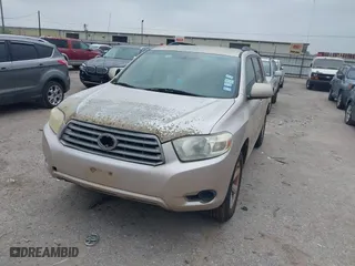 2008 Toyota Highlander with VIN JTEDS41A182002555, listed as a IAAI auction lot 41930986 with 391,281 mi miles. Bid and sale history available at carsss.com. Image 2.