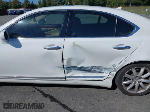 2008 Lexus LS 460 with VIN JTHBL46F485070620, listed as a IAAI auction lot 40529145 with 135,030 mi miles. Bid and sale history available at carsss.com. Image 6.