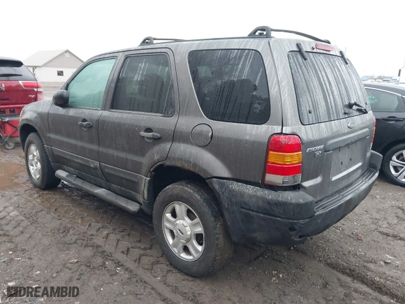 2004 Ford Escape XLT with VIN 1FMYU93134KA37307, listed as a IAAI auction lot 41514916 with 207,522 mi miles. Bid and sale history available at carsss.com. Image 3.