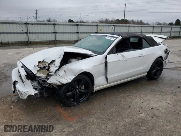 2014 Ford Mustang V6 with VIN 1ZVBP8EM9E5249726, listed as a Copart auction lot 44850925 with 93,796 mi miles and Non Repairable. Bid and sale history available at carsss.com. Image 1.