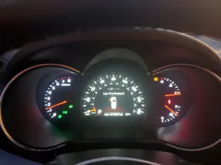 2014 Kia Sorento SX Limited z VIN 5XYKWDA77EG466178, wystawiony jako Copart lot #78546154 z przebiegiem 107 867 mil mil oraz Szkoda całkowita • Salvage title. Historia ofert i sprzedaży dostępna na DreamBid. Obrazek 9.