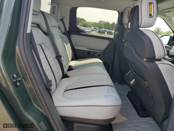 2022 Rivian R1T Adventure Package with VIN 7FCTGAAA5NN013983, listed as a Copart auction lot 68013724 with 9,006 mi miles and Salvage Title. Bid and sale history available at carsss.com. Image 10.