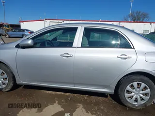 2009 Toyota Corolla with VIN 1NXBU40E29Z040503, listed as a IAAI auction lot 42041151 with 88,462 mi miles. Bid and sale history available at carsss.com. Image 15.