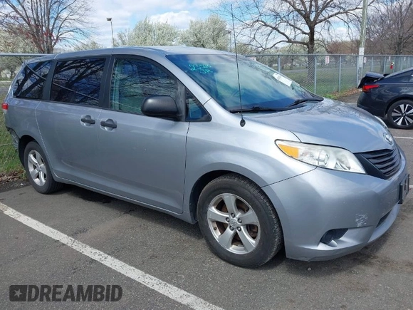 2013 Toyota Sienna L with VIN 5TDZK3DC9DS298333, listed as a IAAI auction lot 41941011 with 141,021 mi miles. Bid and sale history available at carsss.com. Image 1.