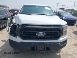 2022 Ford F-150 XL z VIN 1FTMF1CP0NKE04426, wystawiony jako IAAI lot #42320395 z przebiegiem 61 887 mil mil oraz . Historia ofert i sprzedaży dostępna na DreamBid. Obrazek 12.