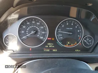 2015 BMW 3 Series 328i with VIN WBA3C1C55FK118931, listed as a Copart auction lot 64058985 with 171,332 mi miles and Salvage title. Bid and sale history available at DreamBid. Image 9.